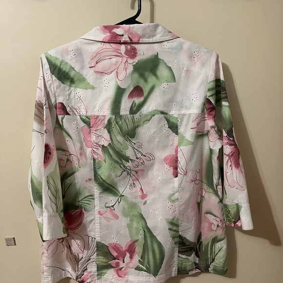 Cropped flowered spring jacket by Allison Daley. Size 8. polyester. - Picture 3 of 7